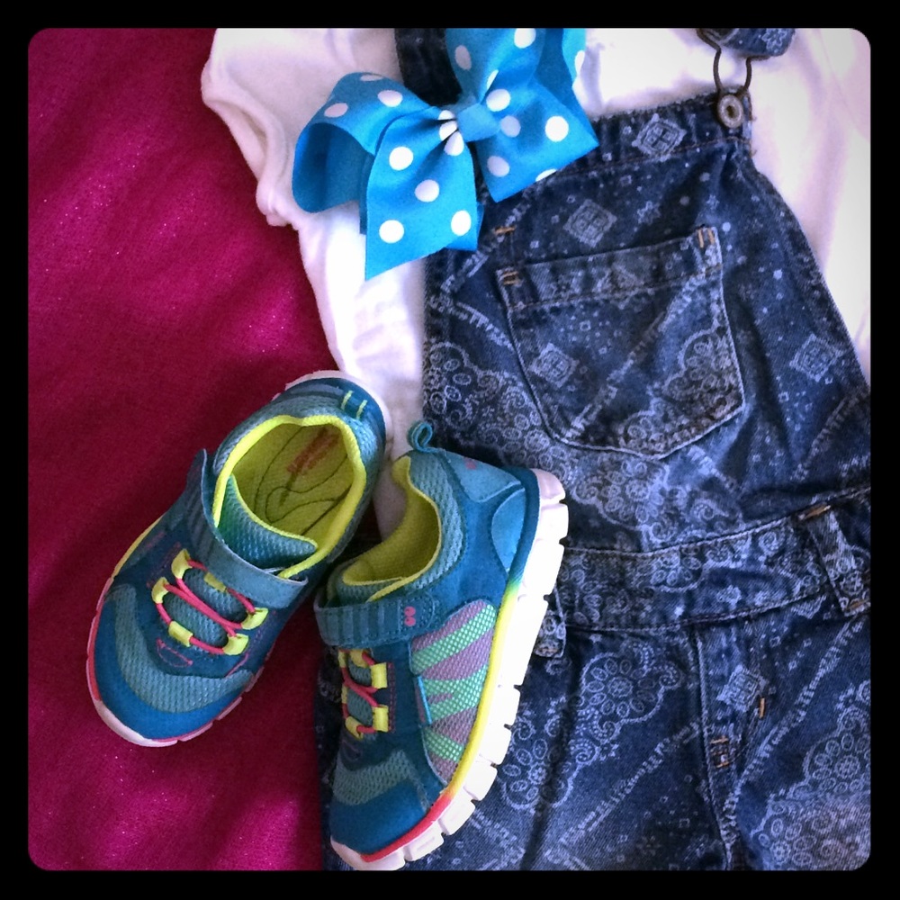 Surprise by Stride Rite sneakers